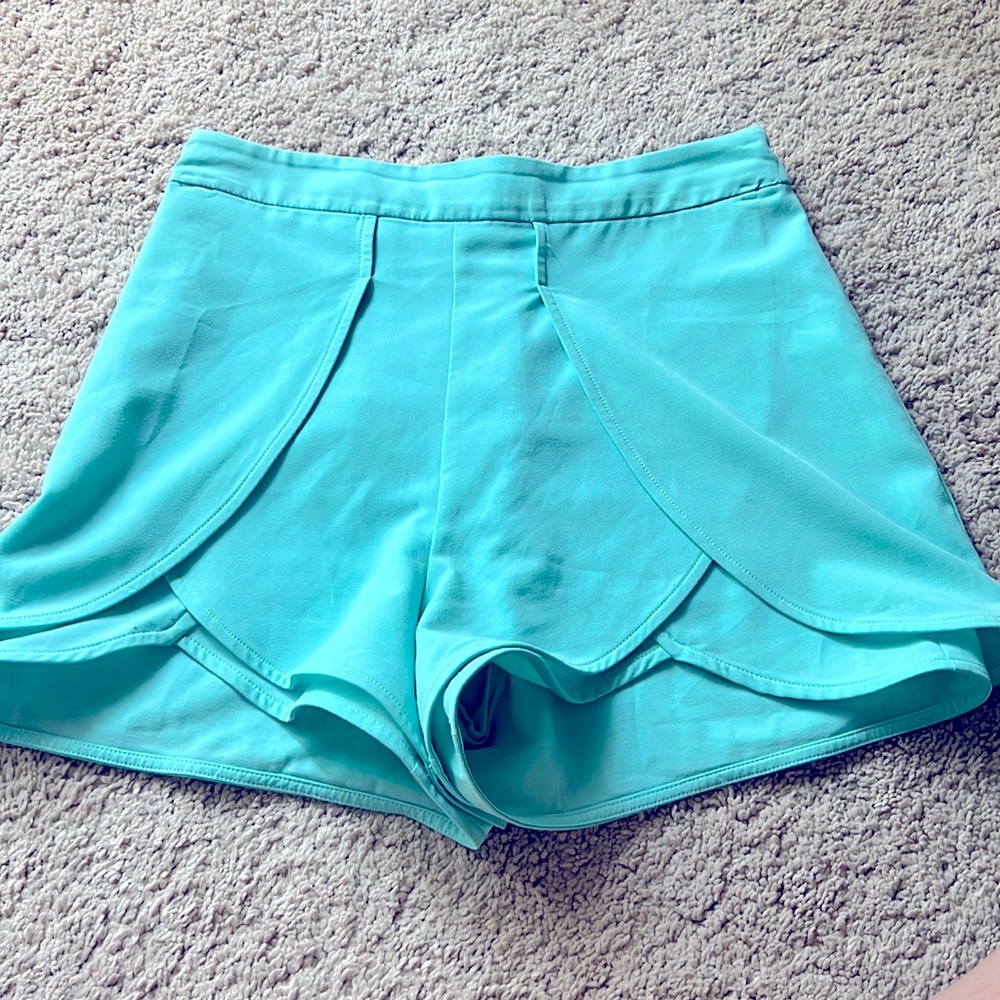 Bebe shorts
